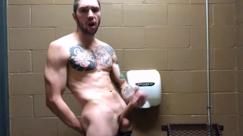 ChaosMen - Muscle Jake Hart swallow in restroom