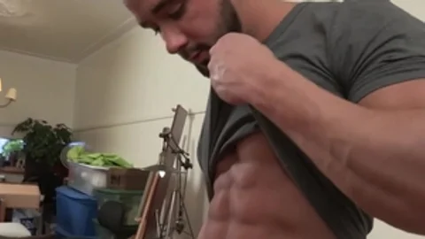 Maskurbate: Nailing plus attractive bodybuilder