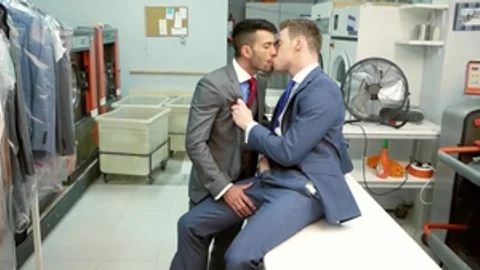 menatplay: Cleaning Staff Goes Nuts in Laundromat