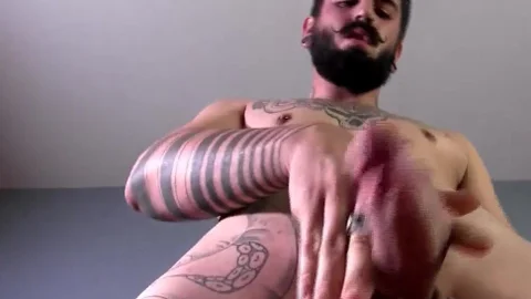 AlternaDudes: Latino Gabe Tonic jacking off