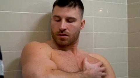 HotAFmen - Hot muscle amateur in the shower