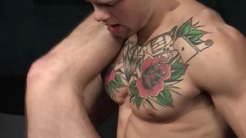 FalconStudios.com - Tattooed bodybuilder rushes loud sex