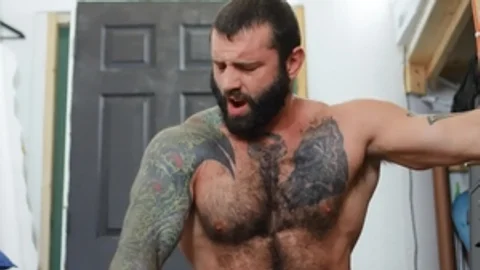 BROMO.com: Bo Sinn amongst Markus Kage indoor