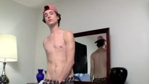 StraightNakedThugs.com: Sean Johansen jerking big balls