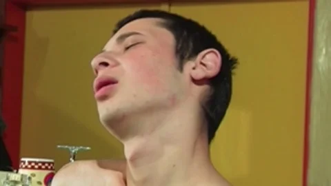 EastBoys.com: Cum in mouth plus hairy straight guy Blake