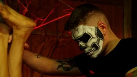 Master Aaron Puts Fear into Bondage Play with Galiel