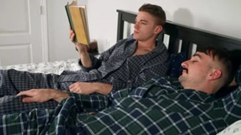 Pillow bang: bare - Tom Bentley, Mason Lear American pound
