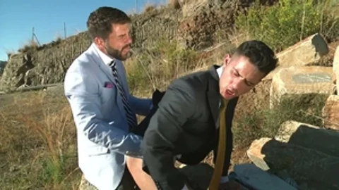 menatplay: Hector Takes Robbie to the Top