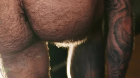 Men: Dann Worships Muscles, Licks Nipples of Hunky Papi