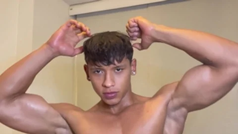 EastBoys - Latino massage