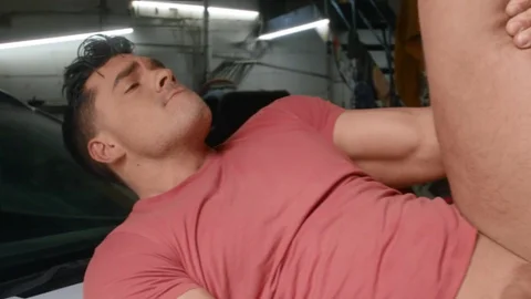 Drill My Hole: Malik Delgaty expose big dick