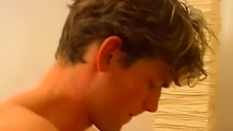 BeddableBoys.com: Facial amongst short hair european jock