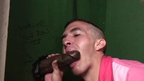 GloryholeAndHandjobs: Tj Gold gloryhole porn